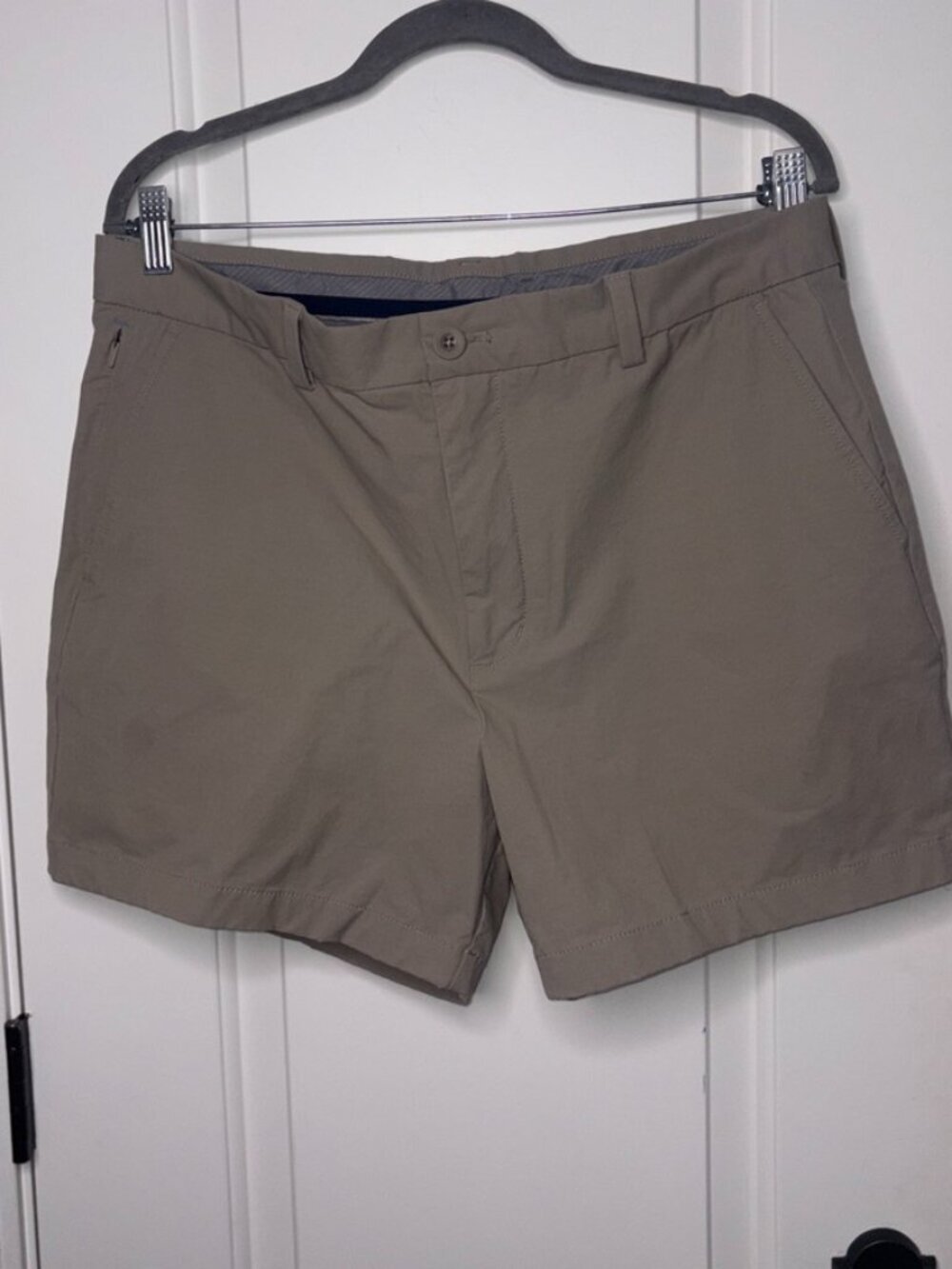 Men's Vineyard Vines OTG Performance Flat Front Shorts - Khaki Color - size 34